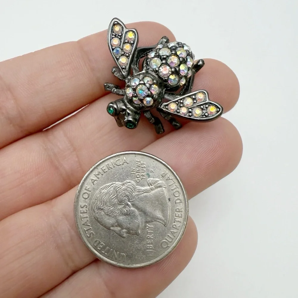 Vintage Joan Rivers AB Rhinestone Green Eyes Bee Insect Pin Gunmetal